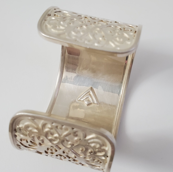 Silpada Sterling Silver 925 Wide Intricately Carved Cuff Bracelet - Picture 5 of 9